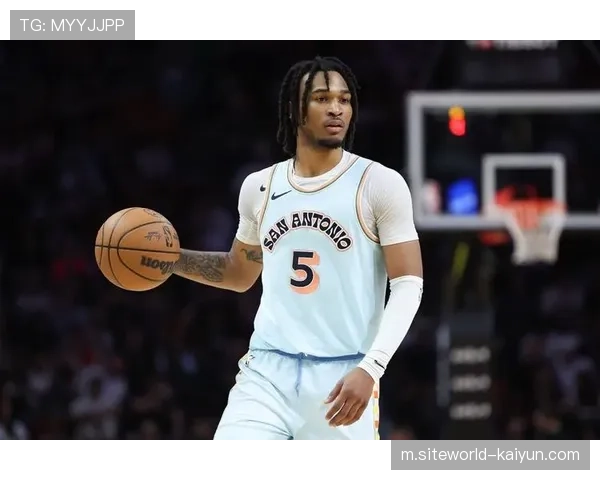 卡斯尔改打主力控卫 首战狂砍40+12+12三双